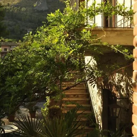 Hotel La Caveja